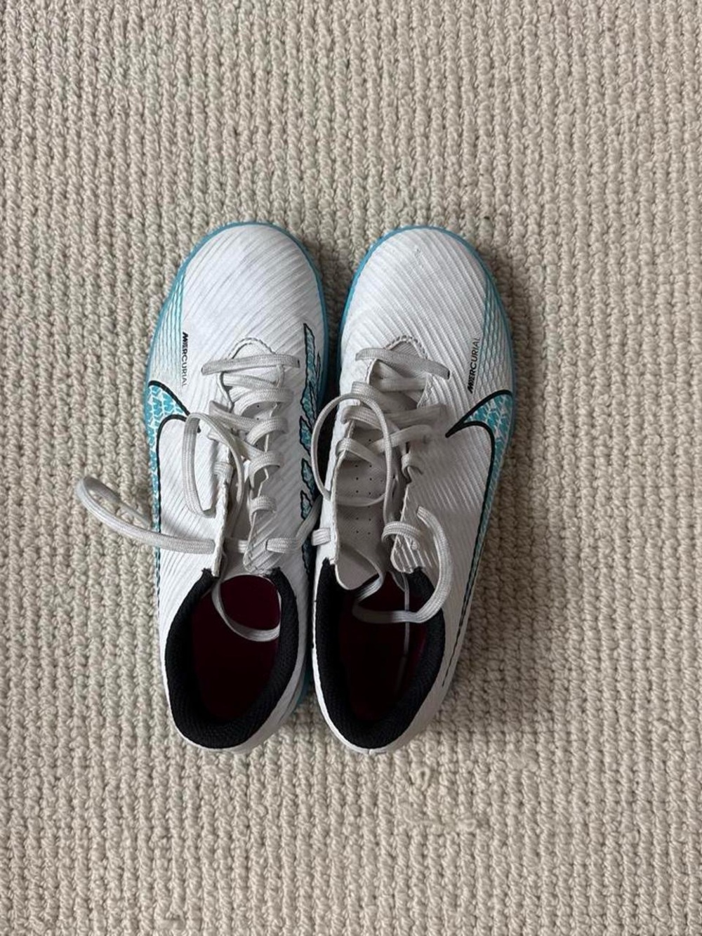 Nike Women's White and Teal Athletic Shoes - Picture 1 of 2